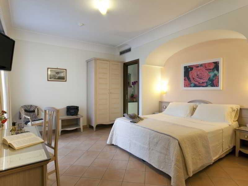 Relais Villa Angiolina Sorrento Bagian luar foto