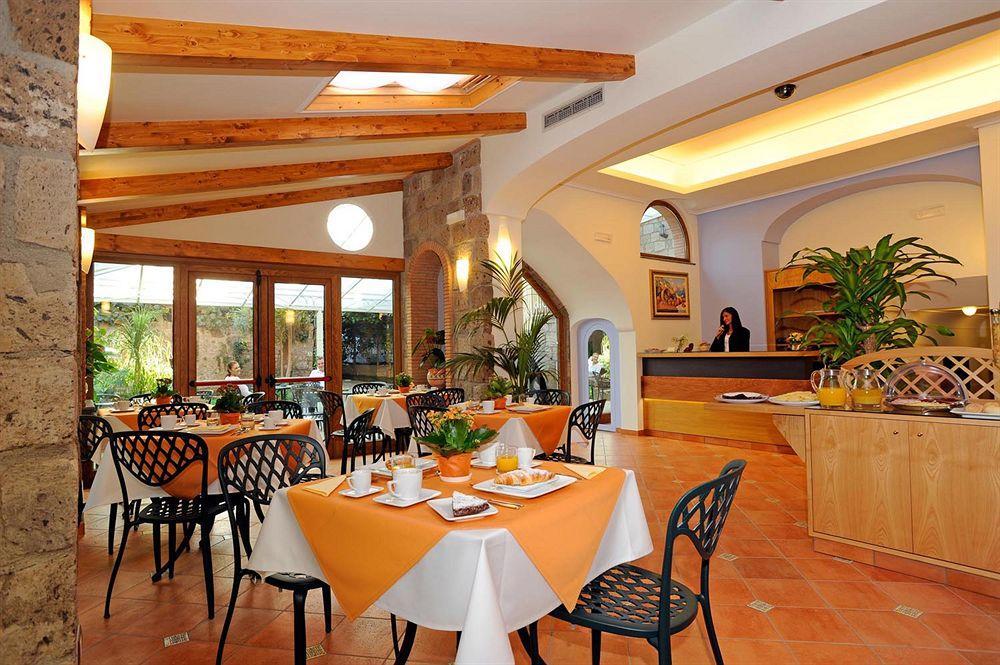 Relais Villa Angiolina Sorrento Bagian luar foto