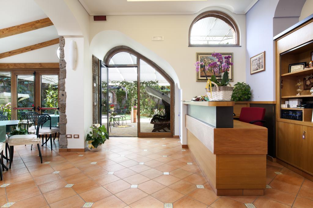 Relais Villa Angiolina Sorrento Bagian luar foto