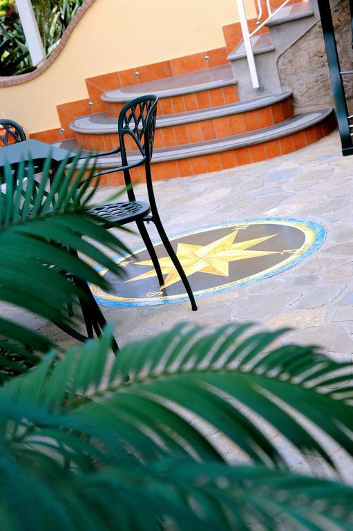 Relais Villa Angiolina Sorrento Bagian luar foto