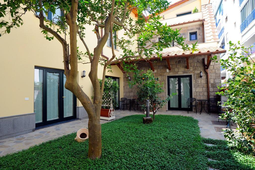 Relais Villa Angiolina Sorrento Bagian luar foto