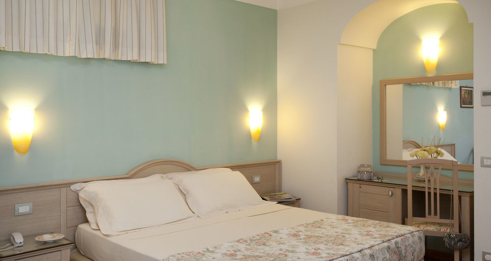 Relais Villa Angiolina Sorrento Bagian luar foto