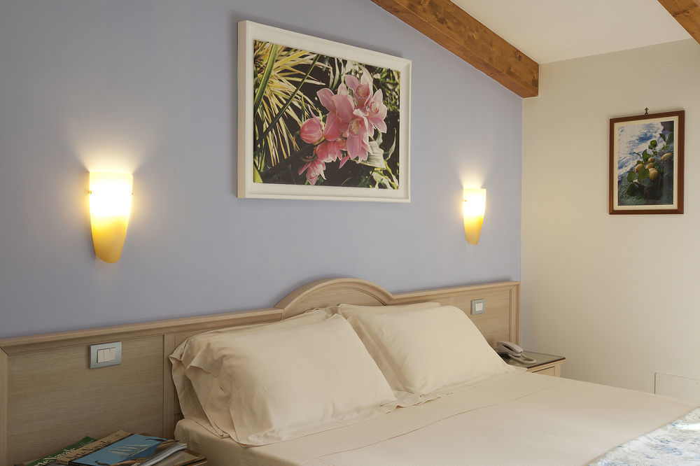 Relais Villa Angiolina Sorrento Bagian luar foto